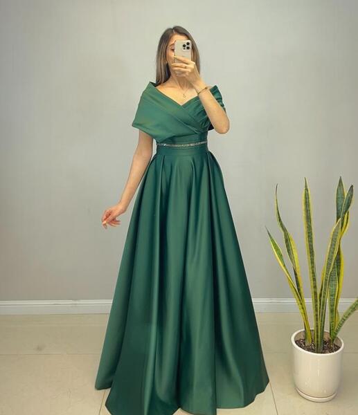 عکس لباس مجلسی زنانه ساتن سبز