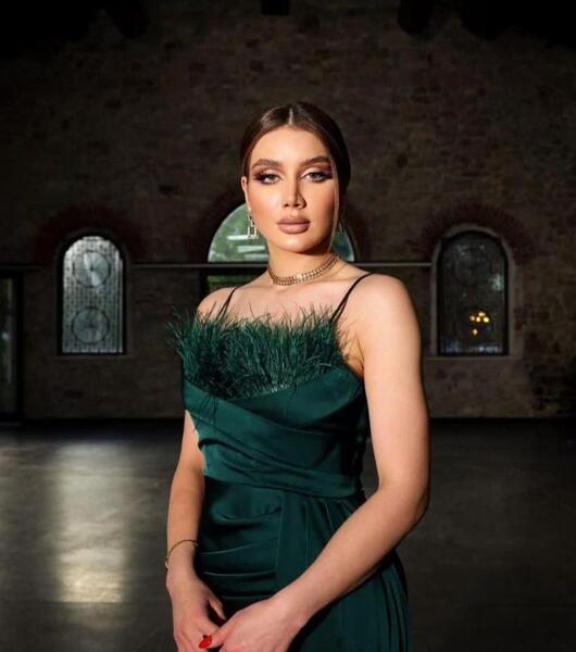 عکس لباس مجلسی زنانه ساتن سبز
