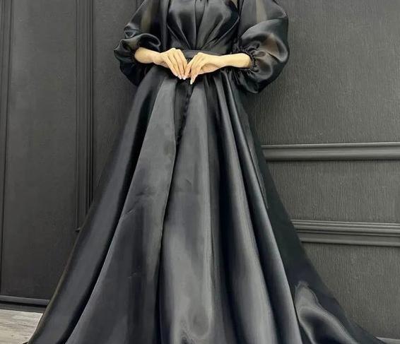 عکس لباس مجلسی زنانه ساتن مشکی