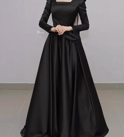 عکس لباس مجلسی زنانه ساتن مشکی