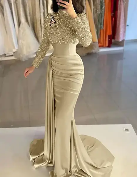 عکس لباس مجلسی زنانه رنگ طلایی