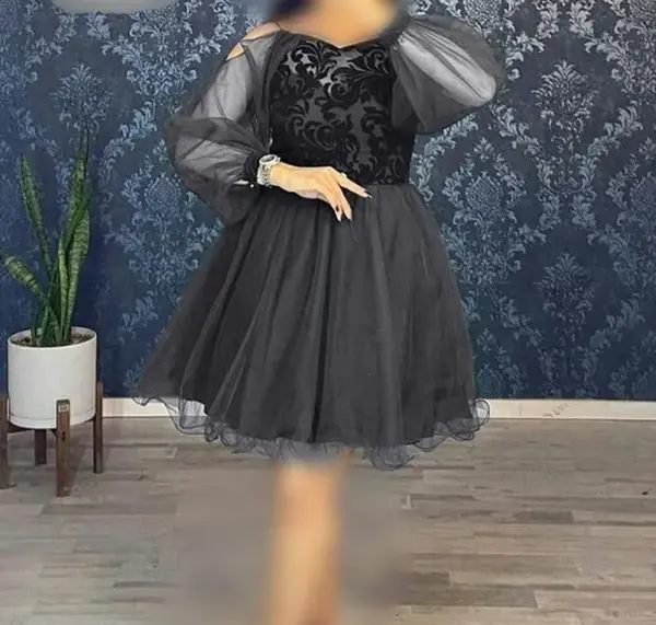 عکس خرید لباس مجلسی زنانه عروسکی