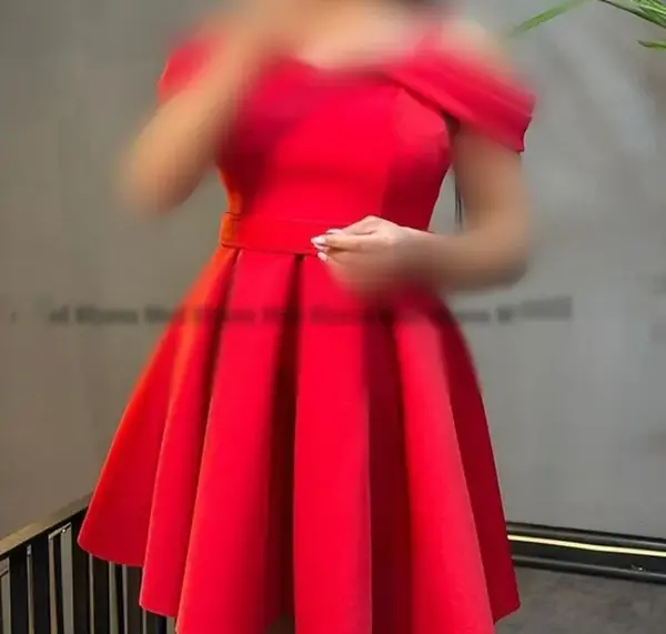 عکس لباس مجلسی دخترانه کوتاه چسبان