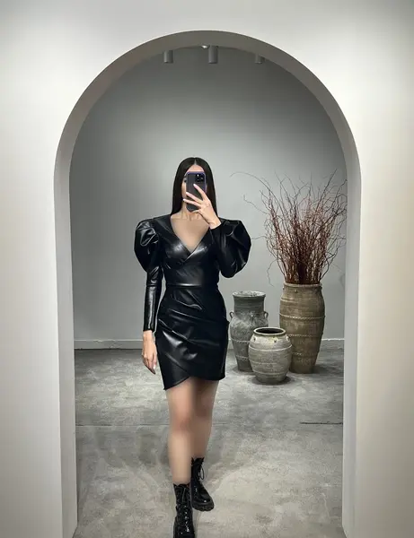عکس مدل لباس مجلسی کوتاه چرم