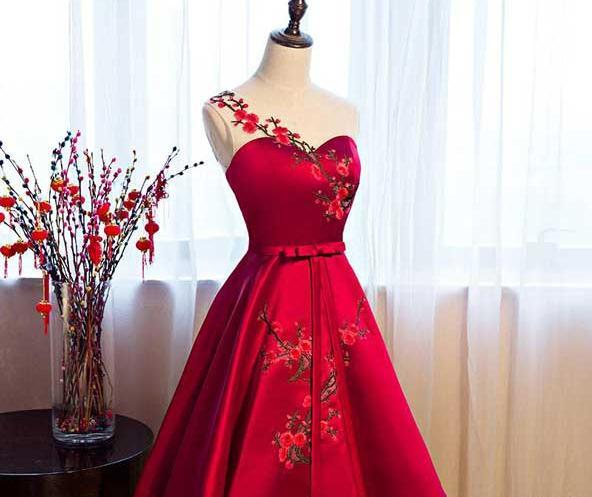 عکس لباس مجلسی کوتاه ساده و شیک دخترانه