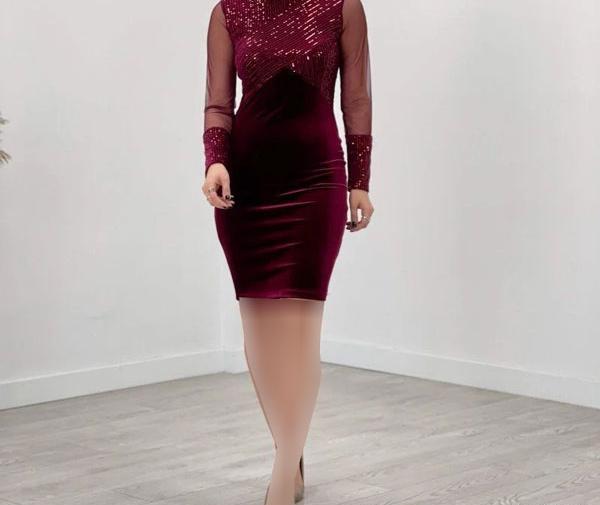 ژست عکس با لباس مجلسی کوتاه
