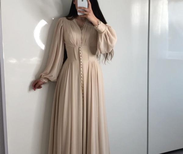 عکس مدل لباس مجلسی بلند حریر ساده