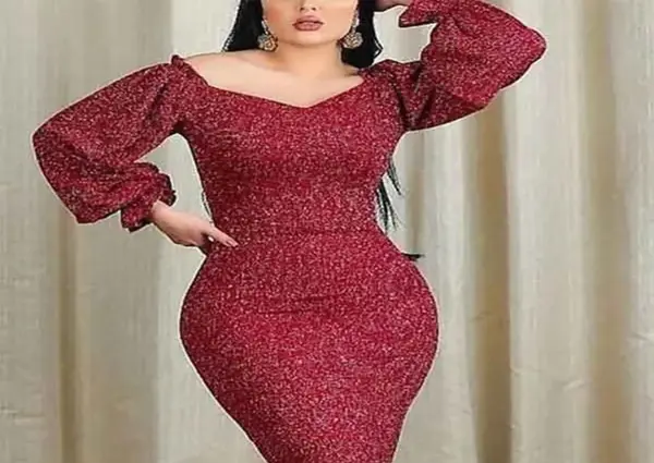 عکس لباس مجلسی کوتاه با یقه دلبری