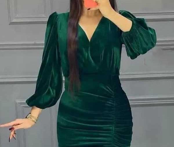عکس لباس مجلسی کوتاه با یقه دلبری