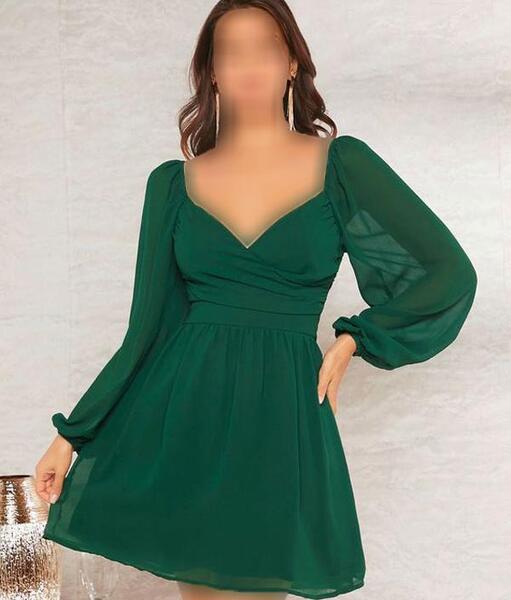 عکس لباس مجلسی کوتاه با یقه دلبری