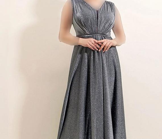 عکس لباس مجلسی اکلیلی نقره ای کوتاه