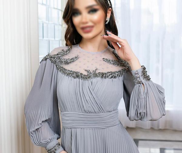 عکس لباس مجلسی اکلیلی نقره ای کوتاه