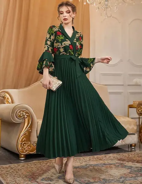 عکس مدل لباس مجلسی کوتاه با پارچه حریر طرح دار