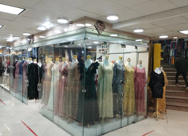 عکس فروشگاه لباس مجلسی زنانه کرج