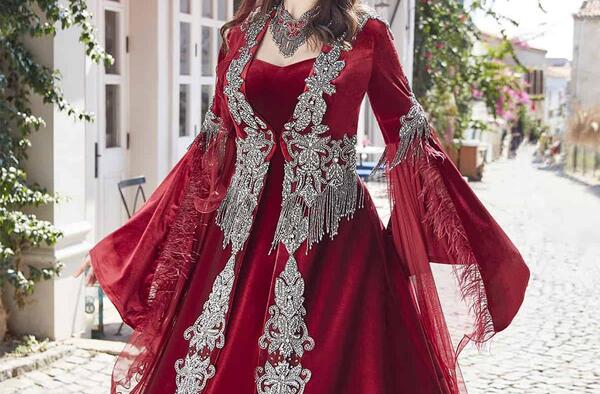 عکس لباس مجلسی زنانه مخمل گلدار