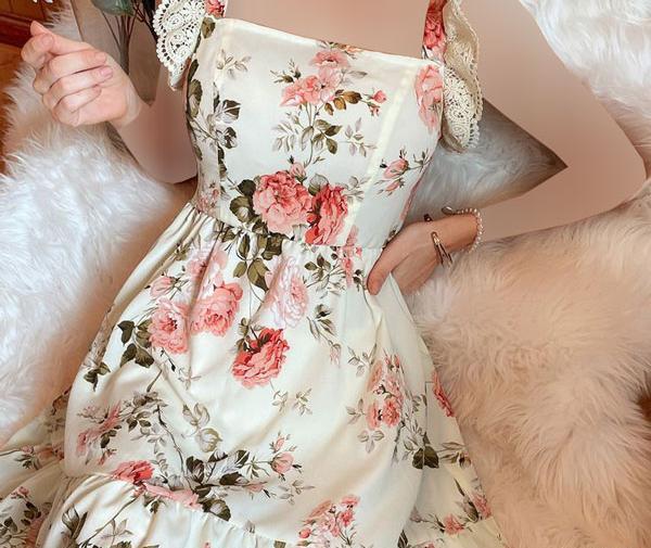 عکس لباس مجلسی زنانه با پارچه گلدار