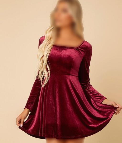 عکس لباس مجلسی زنانه مخملی کوتاه