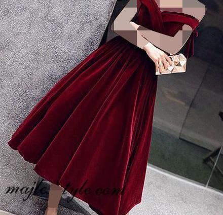 عکس لباس مجلسی زنانه مخملی کوتاه