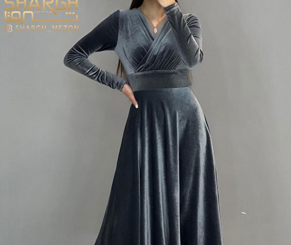 عکس مدل لباس مجلسی ساده و شیک زنانه مخمل بلند