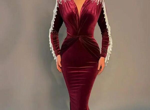 عکس مدل لباس مجلسی ساده و شیک زنانه مخمل بلند