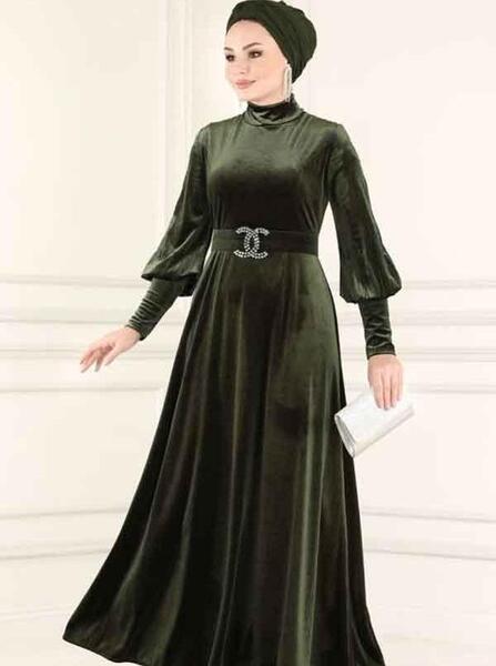 عکس لباس مجلسی زنانه بلند با پارچه مخمل