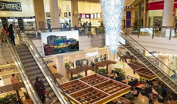 عکس فروشگاه لباس مجلسی زنانه در کیش