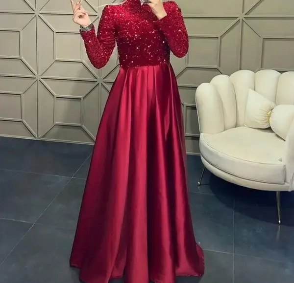 عکس لباس مجلسی زنانه بلند ساتن
