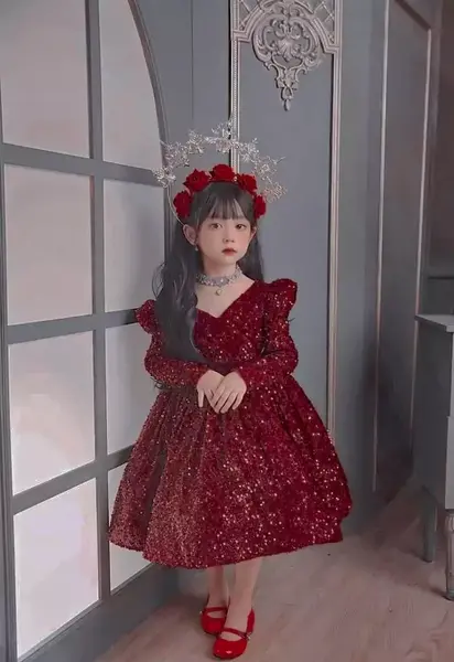 عکس لباس مجلسی زنانه رنگ زرشکی