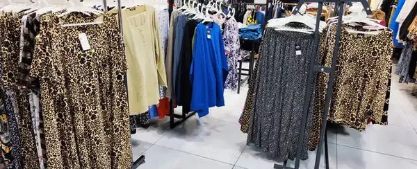 عکس فروشگاه لباس مجلسی شیک پوشان صمدی استان آذربایجان غربی مياندوآب