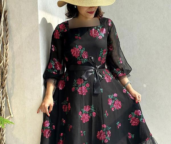 عکس مدل لباس مجلسی دخترانه با پارچه حریر گلدار
