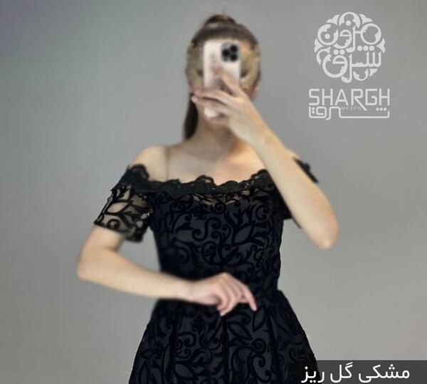 عکس مدل لباس مجلسی کوتاه با یقه قایقی