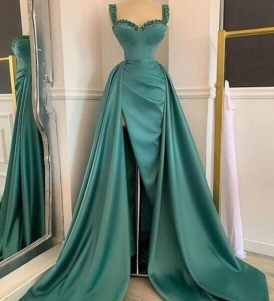 عکس لباس مجلسی یقه دلبری شیک