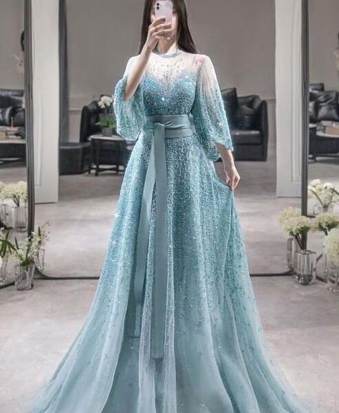 عکس لباس مجلسی حریر بلند پوشیده
