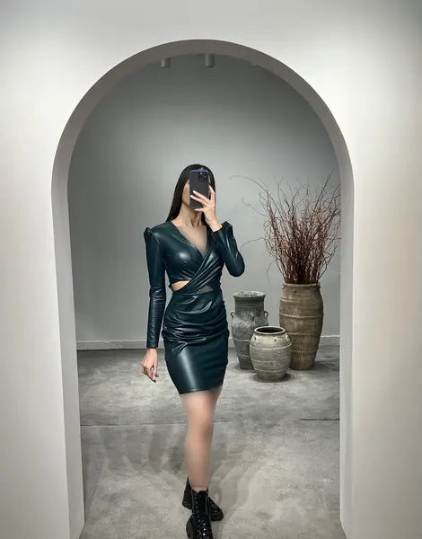 عکس لباس مجلسی کوتاه با چرم