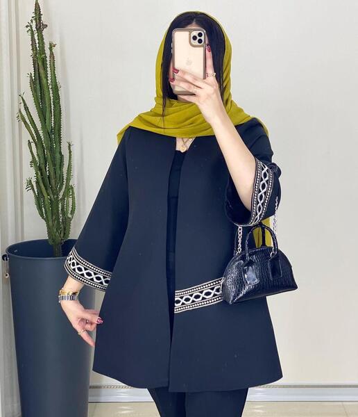 عکس مدل مانتو کرپ باربی مشکی