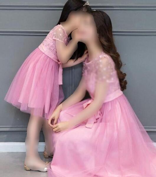 عکس لباس مجلسی دخترانه ست با مادر