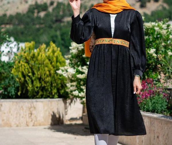 عکس مدل مانتو گشاد جلو دکمه دار