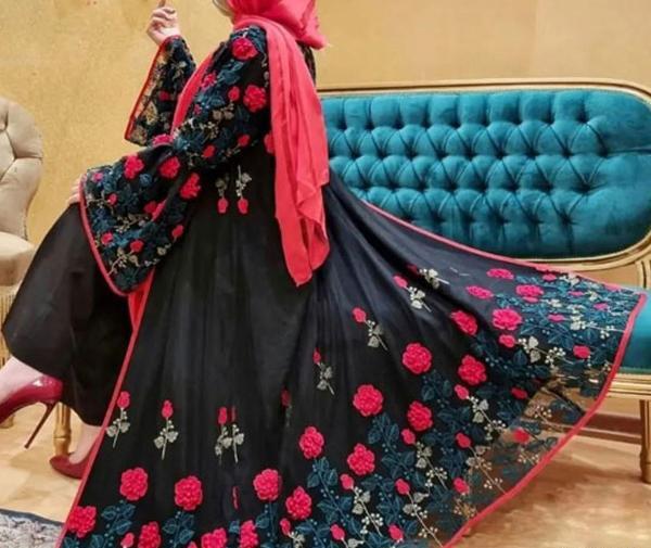 عکس مدل مانتو گلدار و ساده ترکیبی