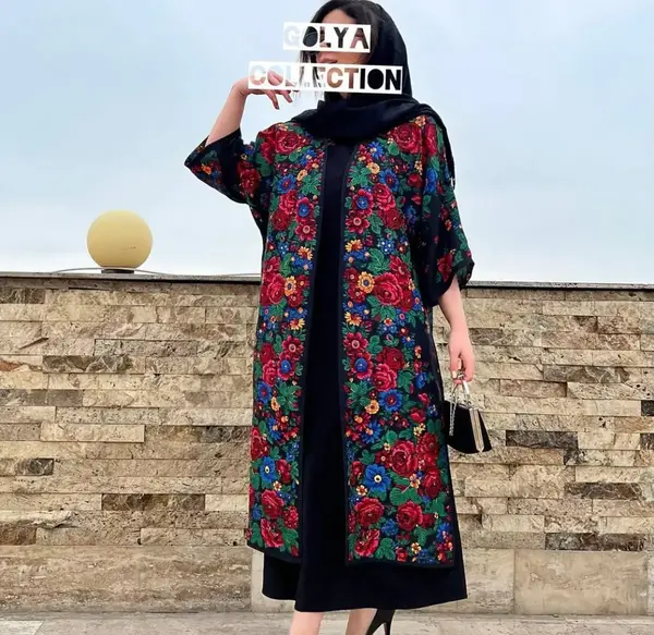 عکس مدل مانتو گلدار و ساده ترکیبی