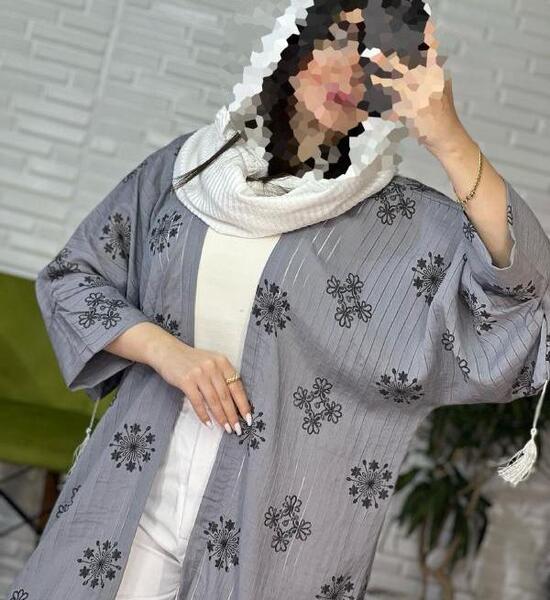 عکس مدل مانتو نخی گلدار جلو بسته