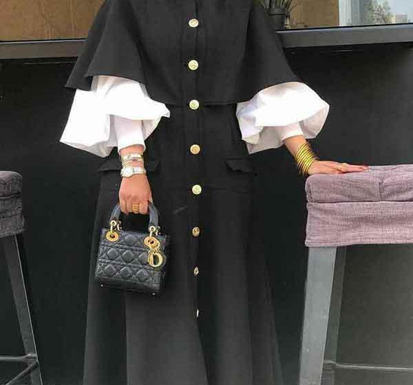عکس مدل مانتو مشکی جدید ساده دکمه دار