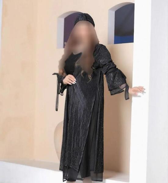 عکس مدل مانتو مشکی ترکیبی با تور