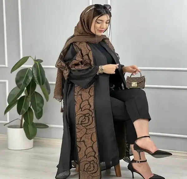 عکس مدل مانتوی مشکی بلند جدید