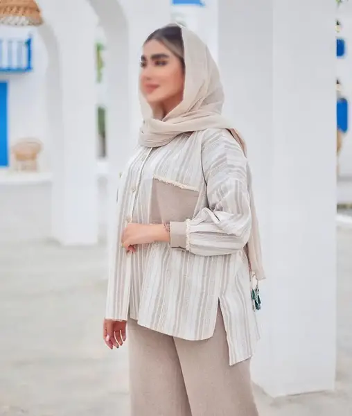 عکس مدل مانتو بلند کرمی جدید