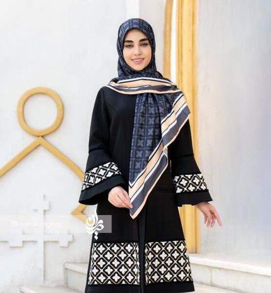 عکس مدل مانتو دخترانه بلند مشکی