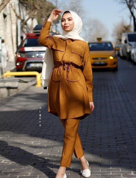 عکس مدل مانتو شلوار دخترانه با پارچه ابروبادی