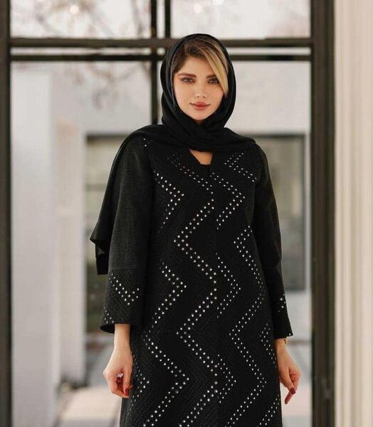 عکس مدل مانتو دخترانه ساده مشکی