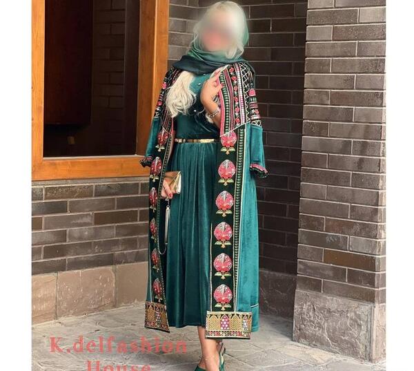 عکس مدل مانتو دخترانه دامن نیم کلوش