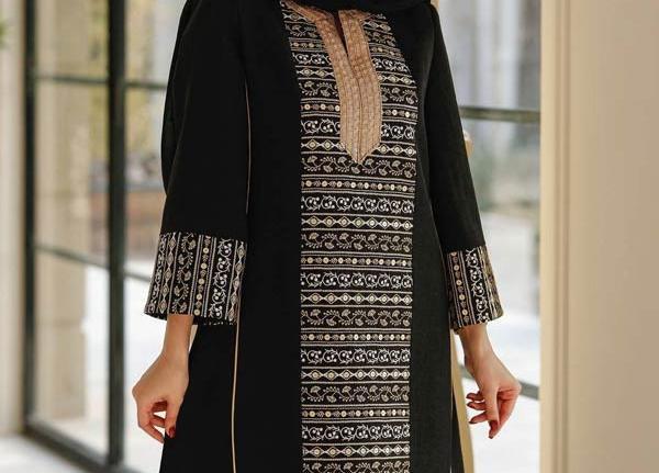 عکس مدل مانتو بلند با پارچه کرپ باربی