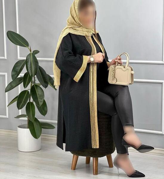عکس مدل مانتو لمه مشکی جلو باز